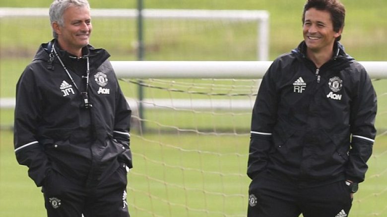 Mourinho fillon stërvitjen e parë me United, mësoni kush ishte i pranishëm (Foto)