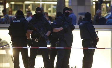 LIVE – Sulmi në Munih: Një sulmues vret veten, dyshohet se kryesit e krimit janë neonazistë gjermanë (Video)