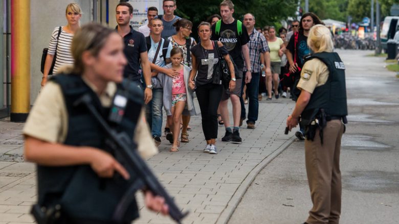E pabesueshme – Ja sa telefonata pranoi policia dhe sa policë janë ende në Munich
