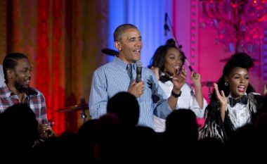 Kështu këndon presidenti Obama (Video)