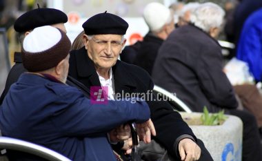 Vonohet pagesa e pensionit në Maqedoni