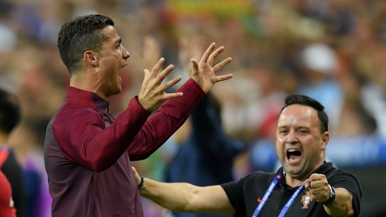 Momenti kur Ronaldo tregohet lideri i vërtetë i Portugalisë (Video)