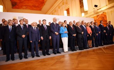 Kryeministri Mustafa në Samitin e Liderëve në Paris