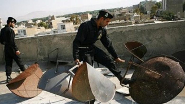 Autoritetet iraniane shkatërrojnë 100 mijë antena satelitore