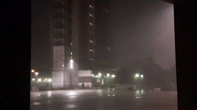 Shiu i madh kaplon Prishtinën (Video/Foto)