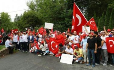 Protestuesit turq në Pensilvani, kërkojnë ekstradimin e Gulenit
