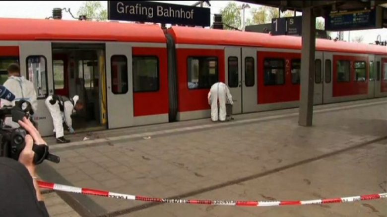 Sulm me sëpatë në një tren në Gjermani, 20 të plagosur