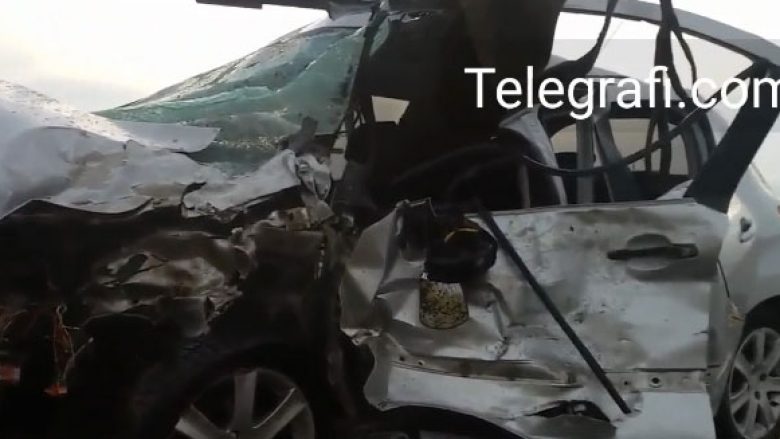 Automjete të shkatërruara, pas aksidentit në Uglar (Video)