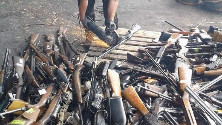 Shkatërrohen mbi 2 mijë armë të konfiskuara