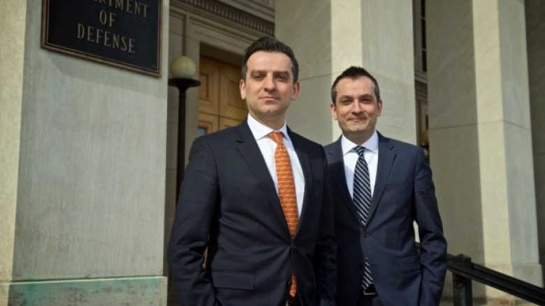 Njihuni me dy vëllezërit kosovarë që këshillojnë Sekretarin Amerikan të Mbrojtjes (Foto)