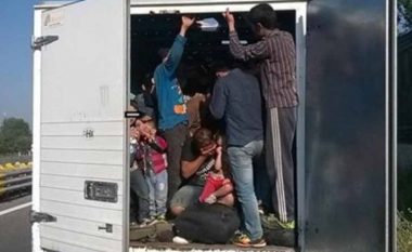 Zbulohen 40 emigrantë në një kamion në rrugën Shtip-Koçan