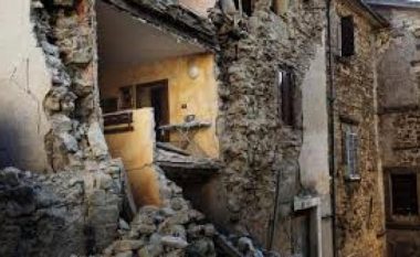 Të mbijetuarit e tërmetit në Amatricia i tremben izolimit