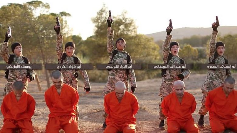 Propaganda e ISIS-it, shfaq fëmijën britanik duke vrarë (Foto/Video)