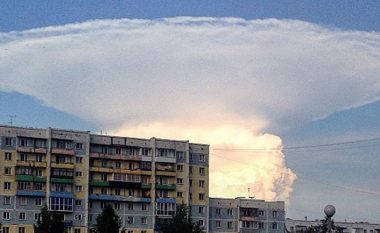 Rusia në panik: Shfaqet reja në formë “kërpudhe bërthamore” në qiellin e Siberisë (Foto/Video)