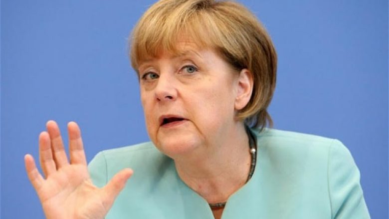 ﻿Merkel: E papranueshme që vendet evropiane të refuzojnë refugjatët myslimanë