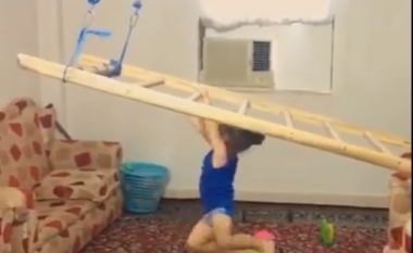 Atlete e lindur: Shikoni aftësitë sportive të kësaj vogëlusheje që kanë habitur botën (Video)