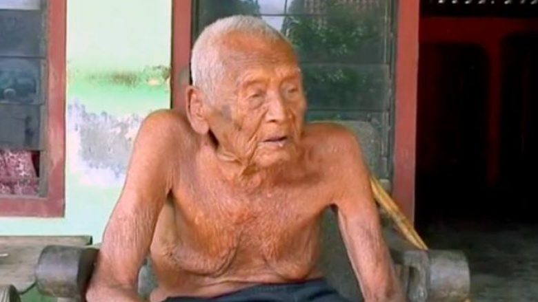 Njihuni me 145-vjeçarin që pret vdekjen që kur ishte 122 (Foto/Video)