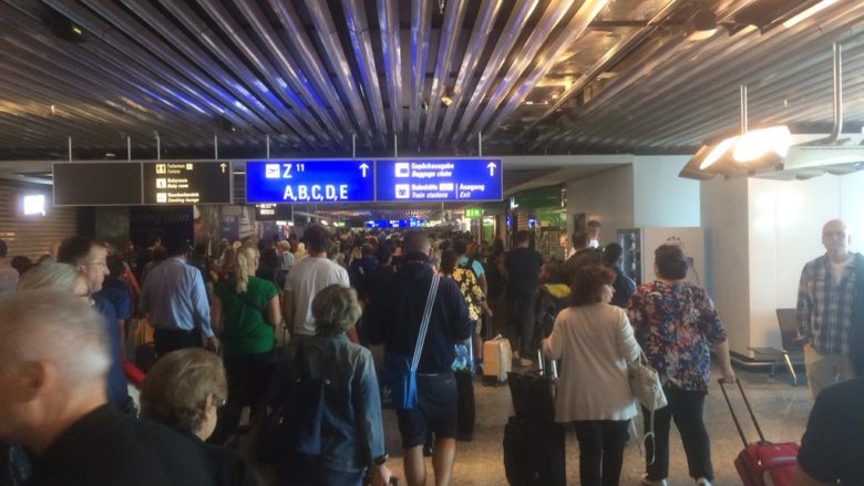 Gjermanët në panik: Evakuohet terminali i aeroportit të Frankfurtit pas alarmit për bombë (Foto/Video)