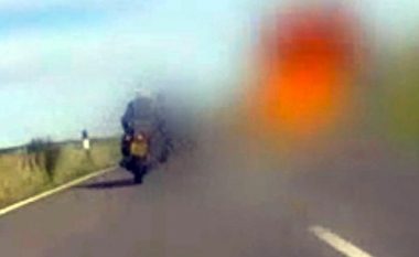 Nëna e 22-vjeçarit të mbytur me motoçikletë, publikon videon e momentit të fundit të jetës së tij (Video, +16)