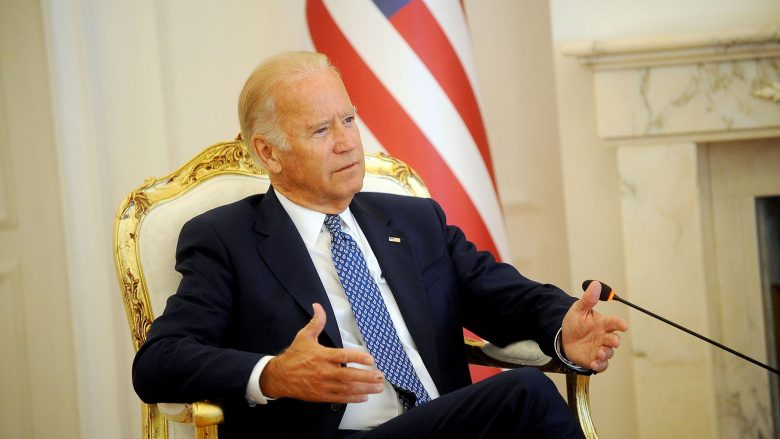 Analistët: Qeverisë dhe politikanëve, Biden ua dha kritikat më të rënda