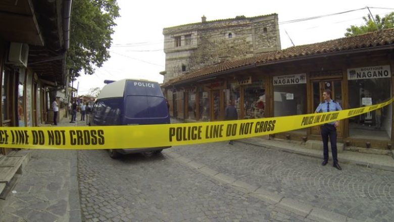 Policia konfirmon vrasjen e tre personave në Gjakovë
