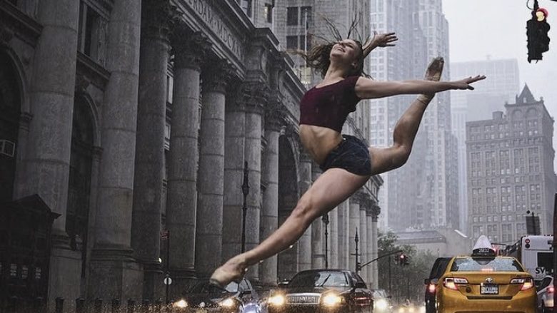 Fotografi të mahnitshme të balerinave duke u stërvitur në rrugët e New York-ut (Foto)