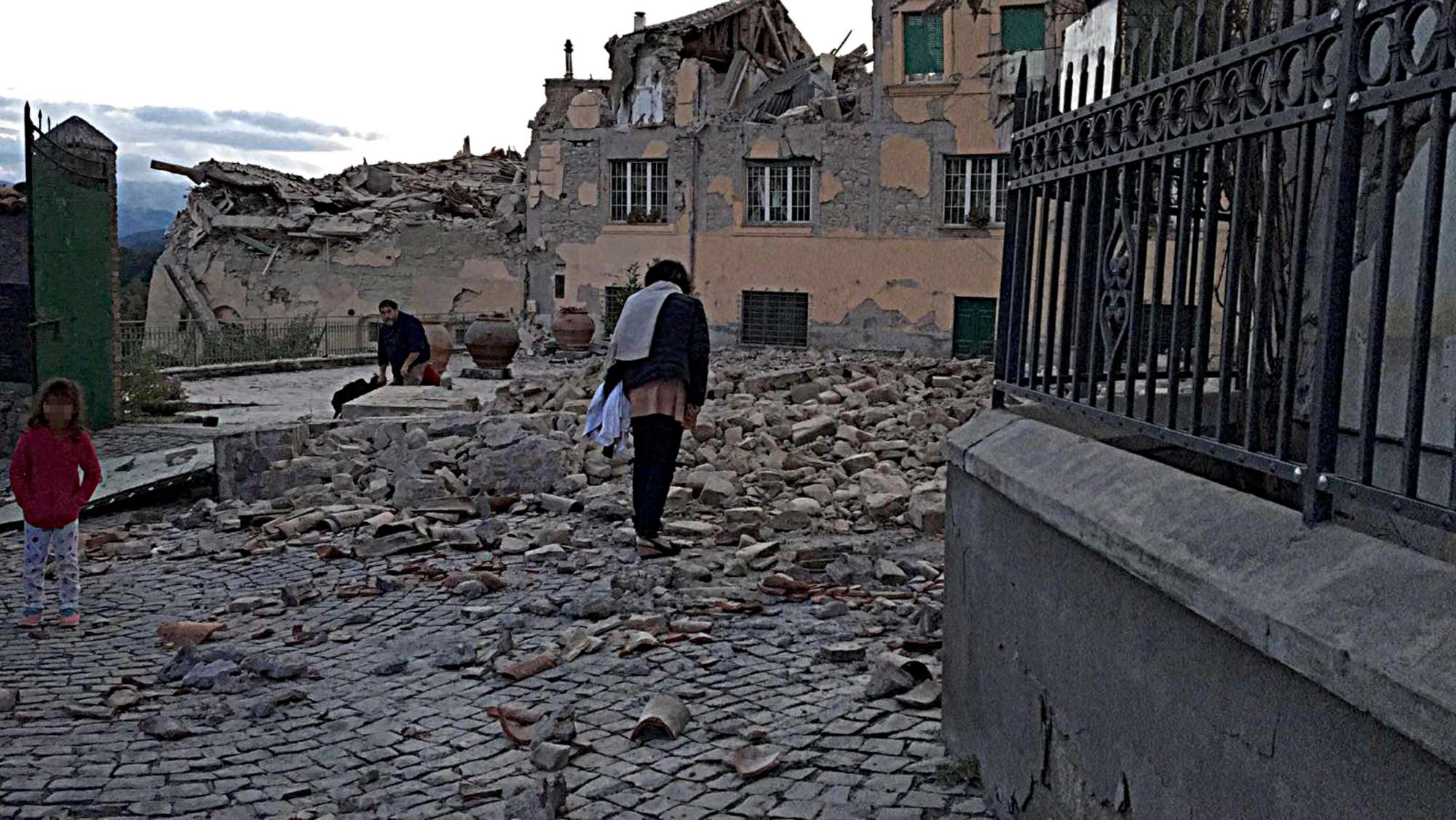 The town of Amatrice, mostly destroyed by the quake that hit Central Italy. Amatrice, Italy, 24 august 2016. ANSA/EMILIANO GRILLOTTI