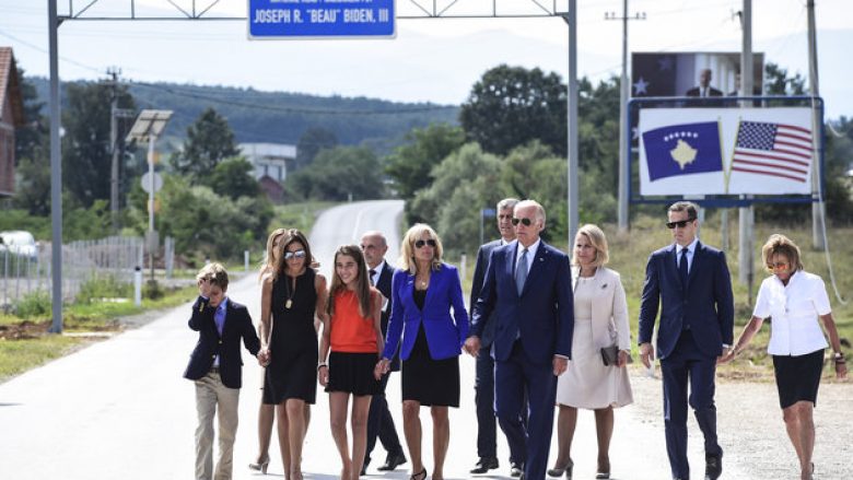US Vice President Joe Biden (C) joined by his wife Dr Jill Biden and other family members walk on a national road named after their late son Joseph "Beau" Biden, near the village of Sojevo on August 17, 2016. / AFP / ARMEND NIMANI        (Photo credit should read ARMEND NIMANI/AFP/Getty Images)