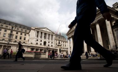 Banka e Anglisë ul normat e interesit në 0.25%