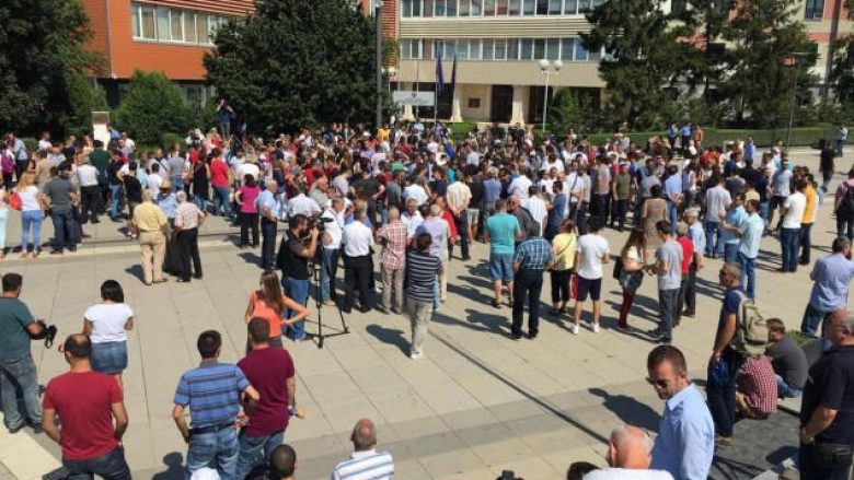 Sot protestohet në Prishtinë kundër krimit e korrupsionit