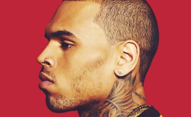 Epilogu i dramës në shtëpinë e Chris Brown: Reperi i dorëzohet policisë (Foto/Video)