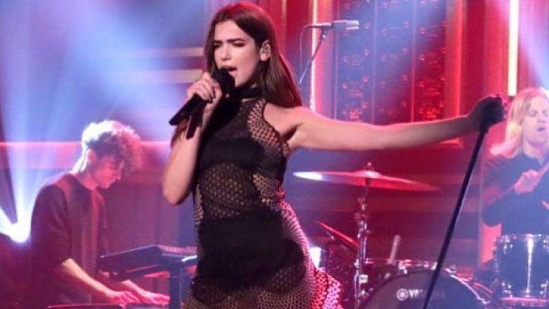 Shikoni performancën e zjarrtë që bëri Dua Lipa në Tiranë (Video)