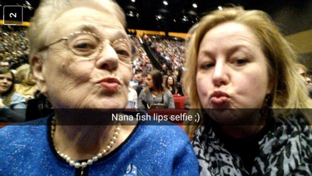 Gjyshet qesharake në Snapchat qe po turperojne niperit e tyre foto 10