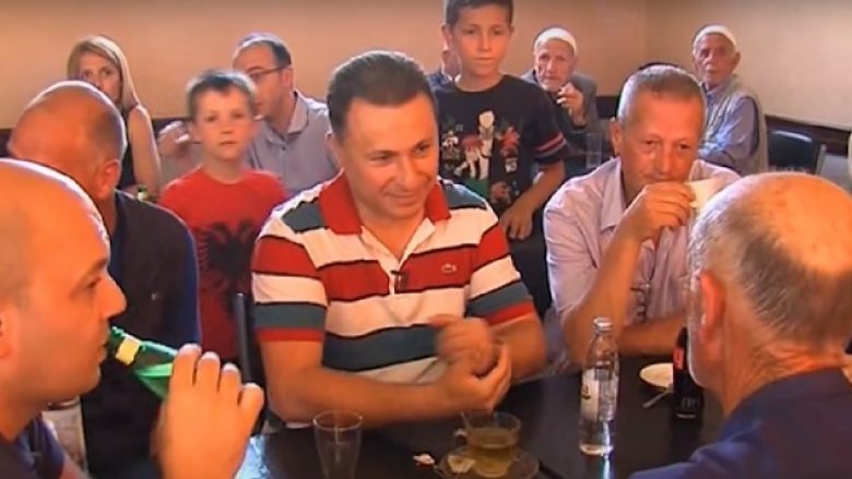 Voglushi ia bën ”diss” Gruevskit, e pret me flamurin kuq e zi (Foto/Video)