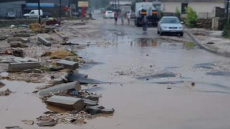 Kanalizimi në Hasanbeg të Shkupit shkakton vërshime të reja (Video)