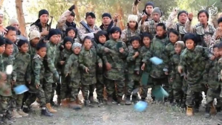 ISIS: 1.400 fëmijë të rrëmbyer jazidi janë stërvitur për kamikazë