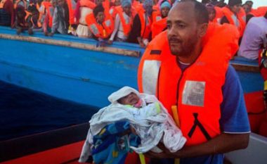 Operacion gjigant, shpëtohen 6500 emigrantë në Libi