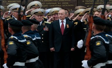Putin vizitë në Krime, mbledh Këshillin rus të Sigurimit