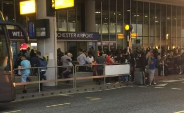 Evakuohet një terminal në aeroportin e Manchesterit