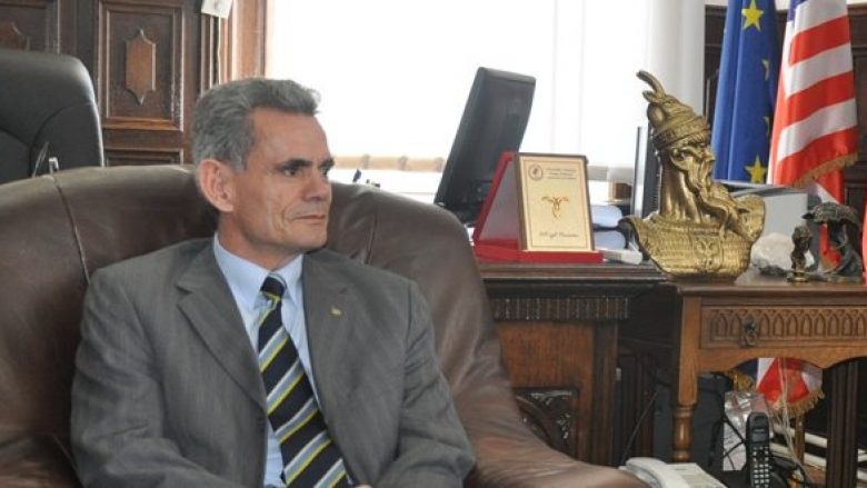 Edhe rektori Marjan Dema përfitoi nga privatizimi