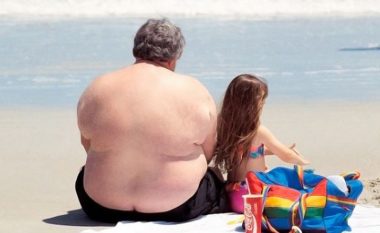 Truri i personave mbi peshë është 10 vite më i plakur
