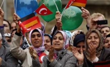 Merkel: Turqit që jetojnë në Gjermani të jenë besnik ndaj këtij vendi!