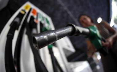 Ulen lehtë çmimet e naftës dhe benzinës në Shqipëri