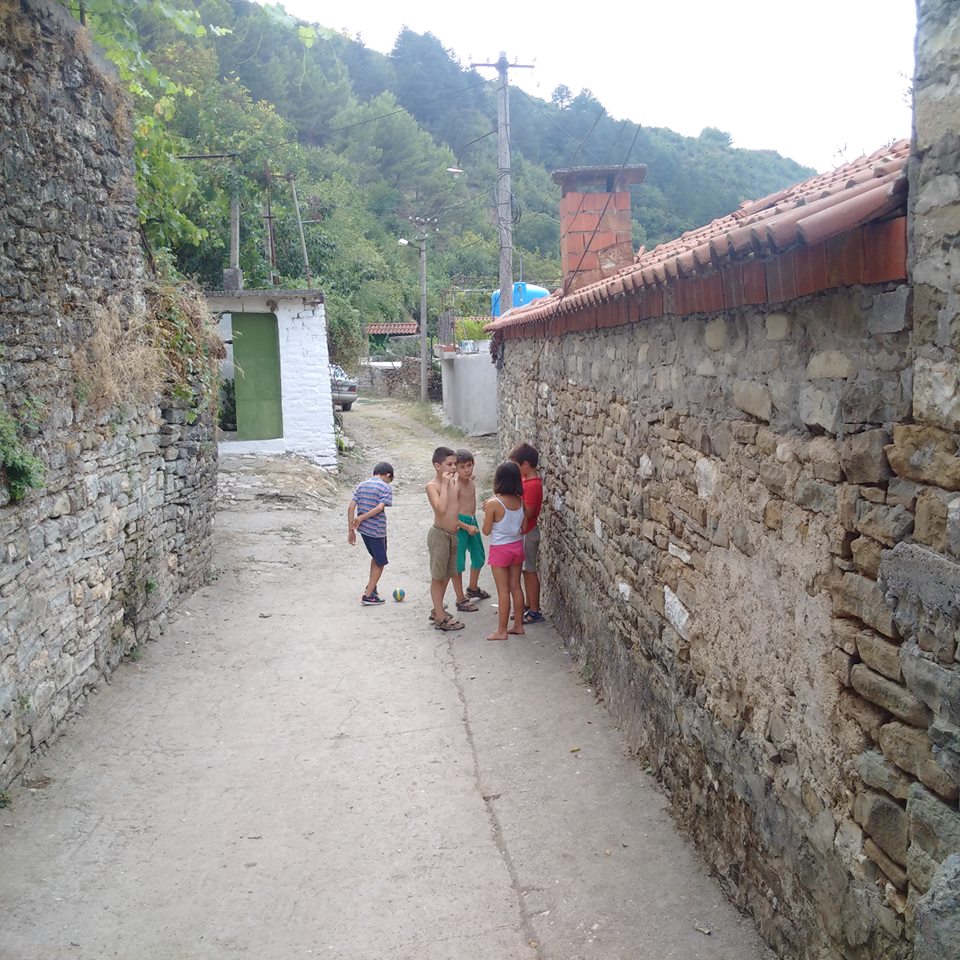 Përmeti mikpritës Qyteti jugor i Shqiperise ku dyert nuk kyçen asnjehere foto 9