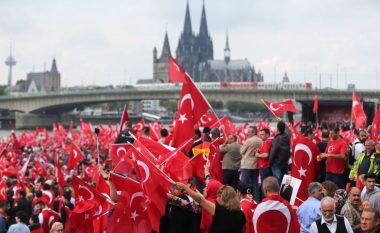 Protestë kundër Gjermanisë për moslejimin e fjalimit të Erdoganit