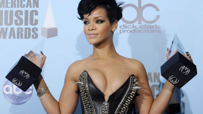 Rihanna do të shpërblehet me çmimin për vepër jetësore në MTV Music Awards?