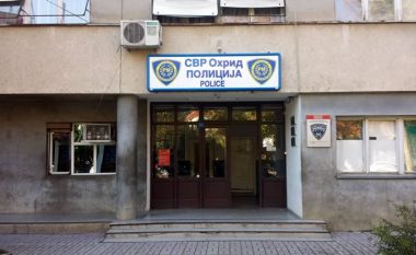 Arrestohen dy persona nga Shkupi, kanë mbyllur në shtëpi një shtetase italiane