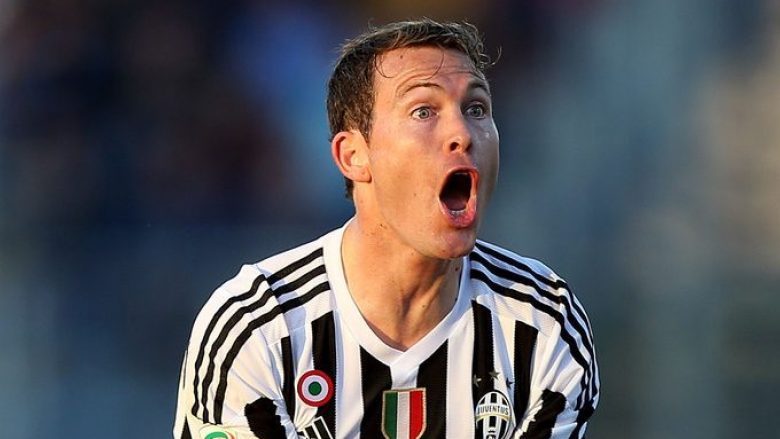 Juventusi refuzon Interin për Lichtsteinerin
