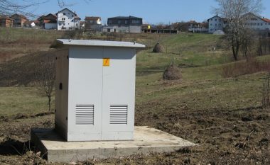 Vihen nën tension të gjithë trafo-stacionet në rajonet e vërshuara