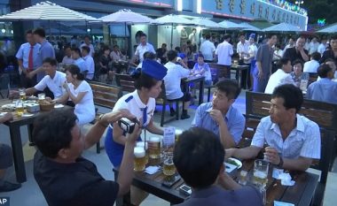 Zhvillohet festivali i parë i birrës në Kore të Veriut (Video)